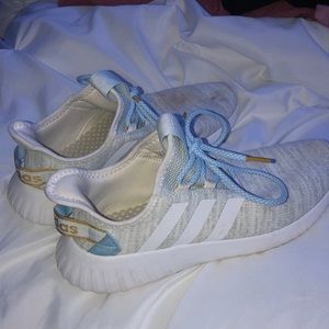 women’s adidas shoes